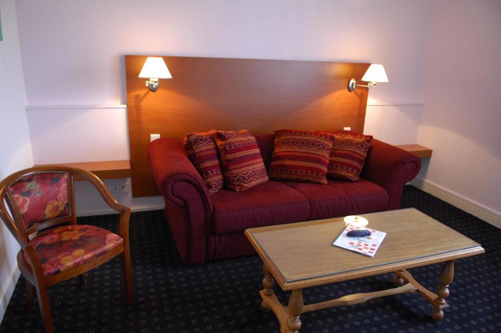 Hotel Restaurant Logis La Palette Wettolsheim Room photo
